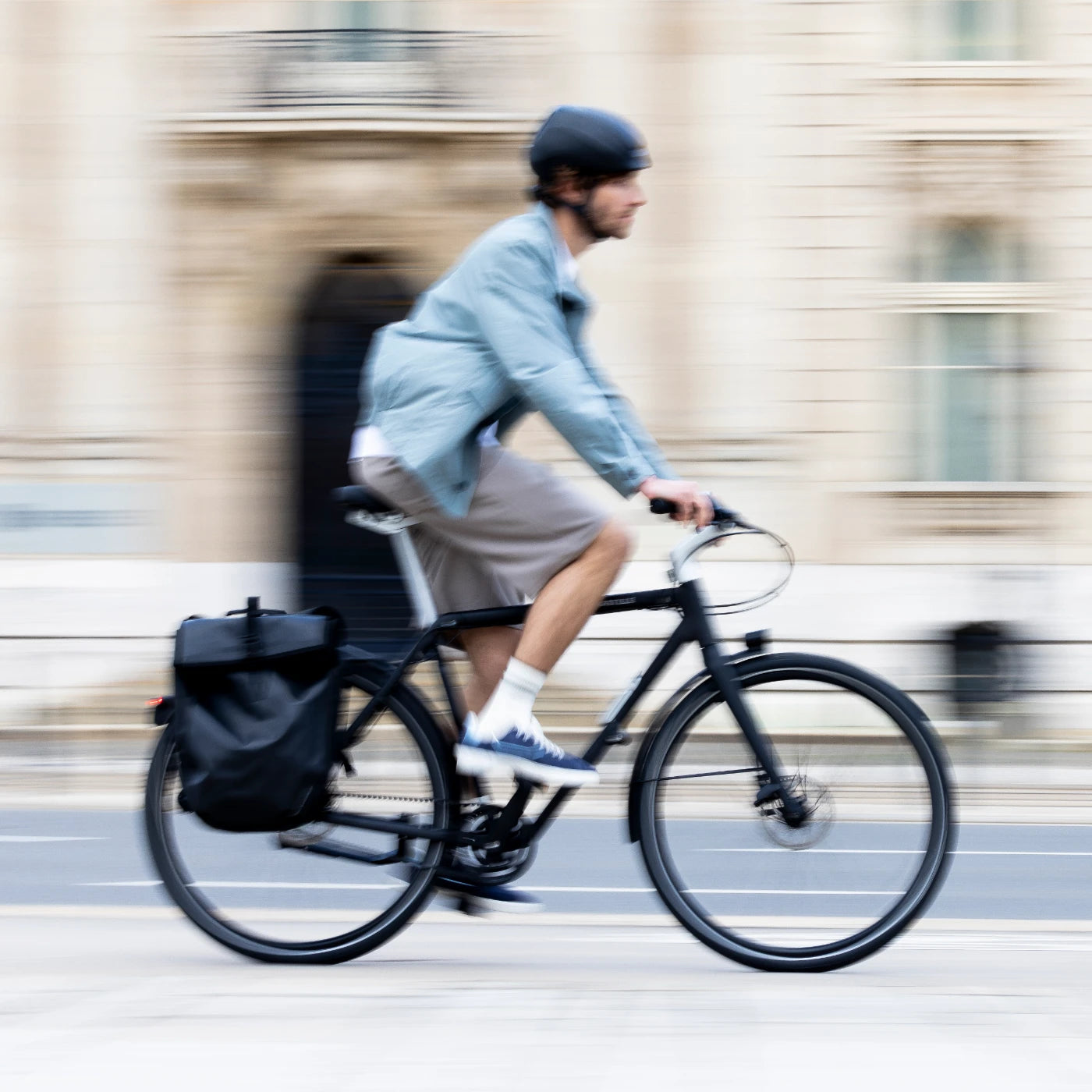 Le vélo Bastille en mode vélotaf avec le porte-sacoches