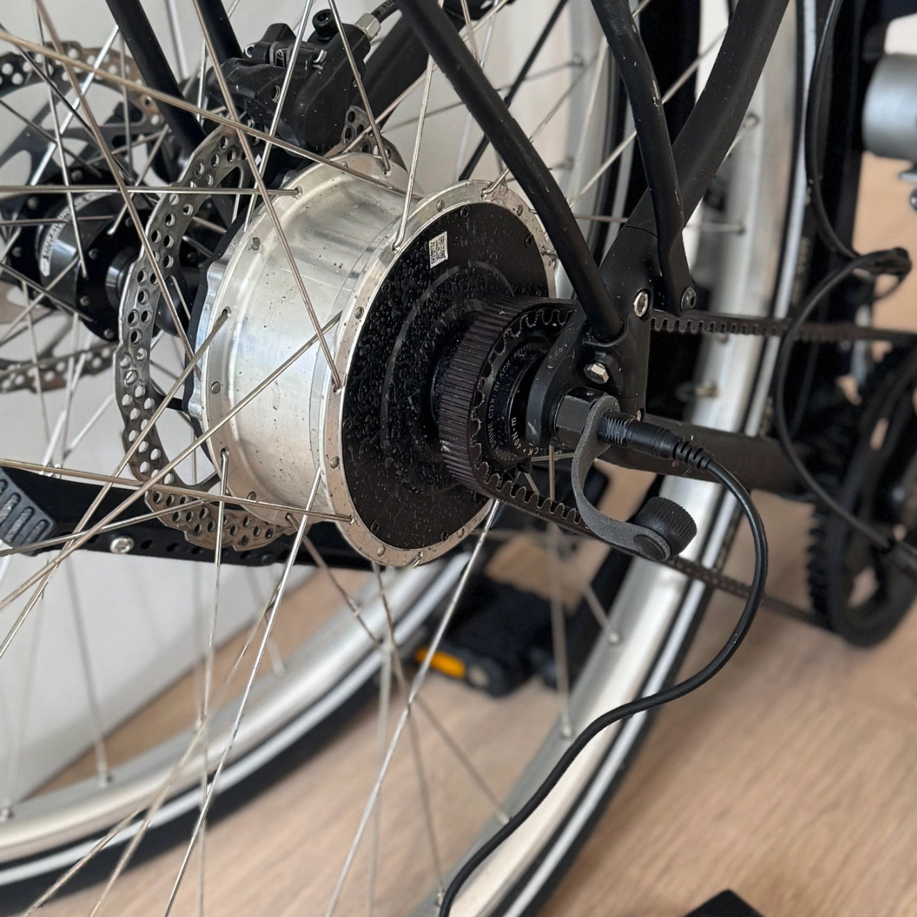 Pas de batterie à transporter. Une assistance automatique.