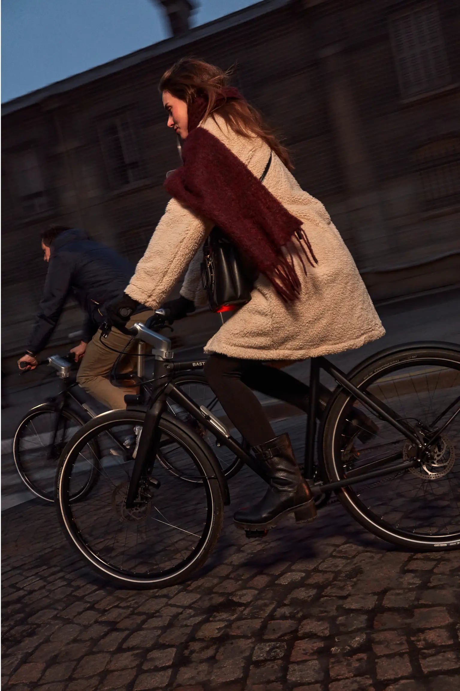 Le vélo pliant Bastille aussi à l'aise sur les pavés